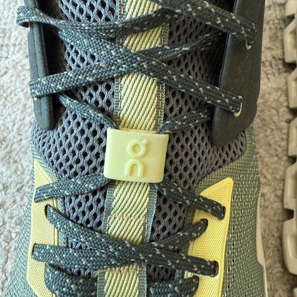 On Cloud Hi Edge Men’s Sneakers (Size 11) | Olive/Volt | Swiss Engineering - Picture 5 of 8